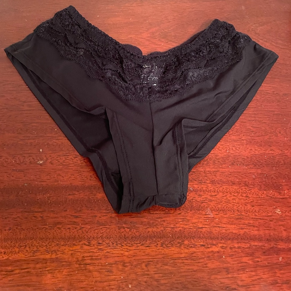Ladies Panty with Lace Accent